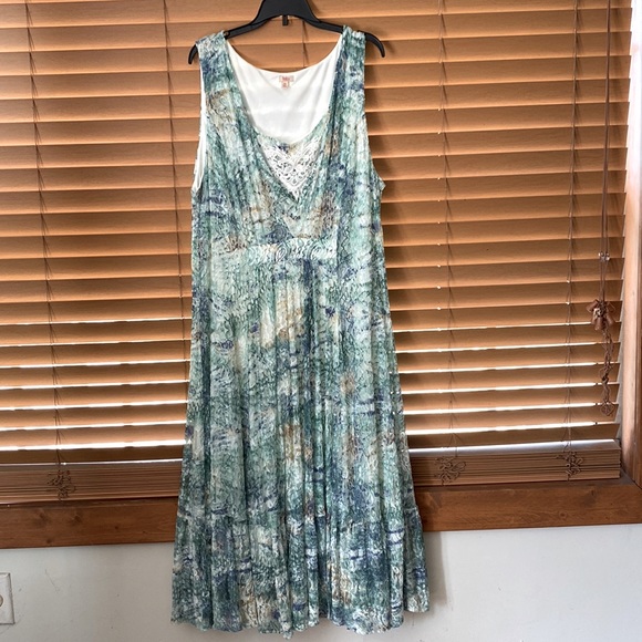 REBA sleeveless Dress! - Picture 1 of 6